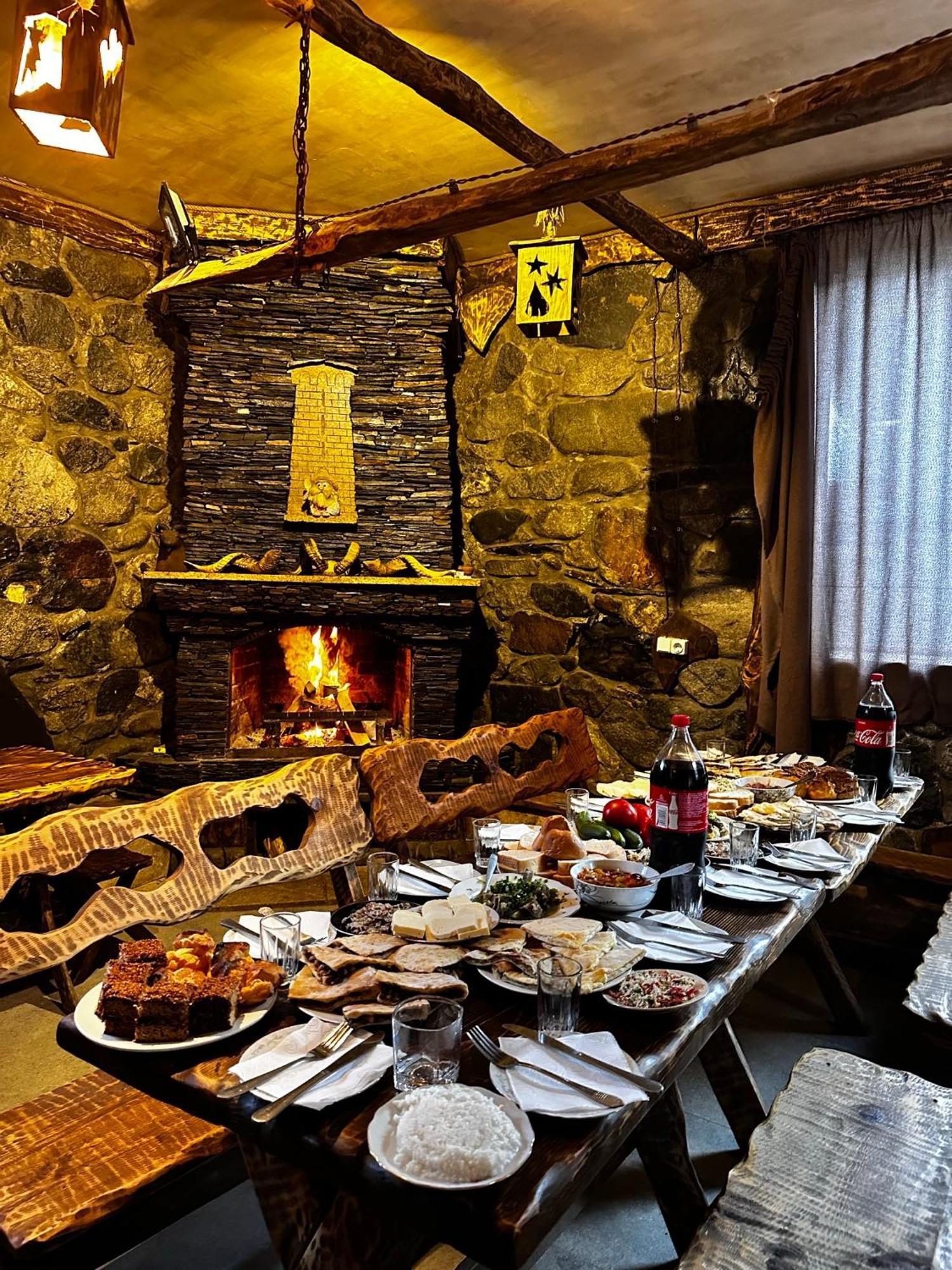 Eliso'S Guesthouse Местия Экстерьер фото